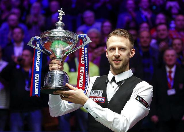 王钰栋轰足协杯处子球！18岁40场已入10球，陶强龙无私助攻