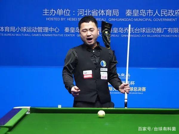 范德法特：就1个德国人在那昆滕-廷贝尔还回传，他似乎是色盲